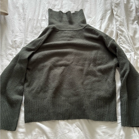 Dynamite knit pullover - Picture 2 of 3